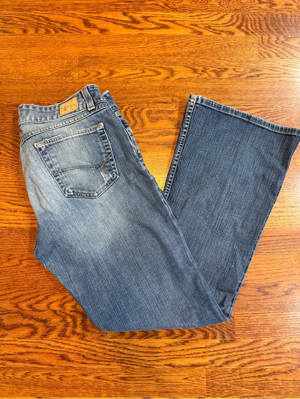 BKE Distressed Western Y2K Bootcut Medium Wash Women’s 32 Denim Pant Jean